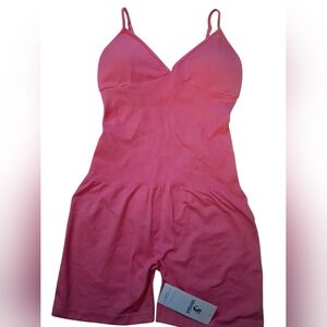 NWT TAYOEA Pink Ribbed Spandex Sports Workout Wear.  Womens.  Pink.  Size XL